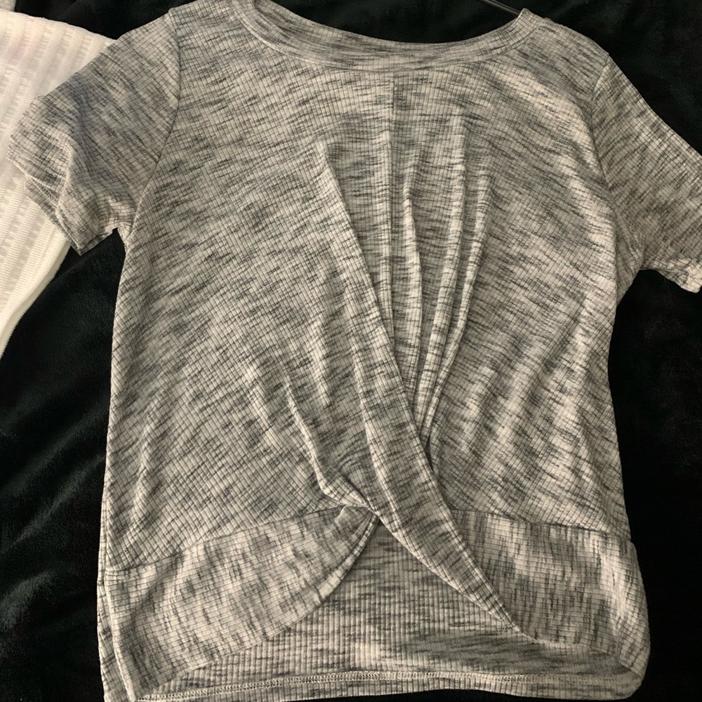 worn once, comfty,longer back